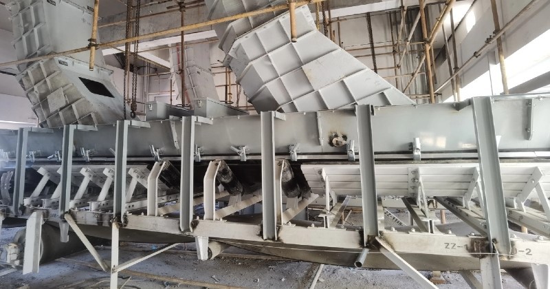 oading zone sealing system at conveyor transfer point oading zone sealing system at conveyor transfer point